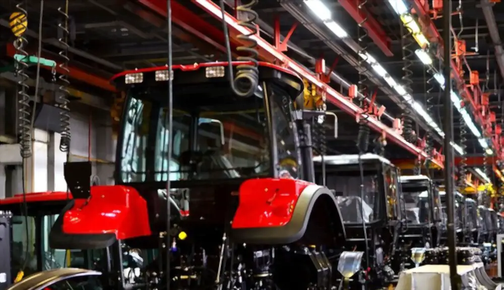 tractor manufacture assembly line