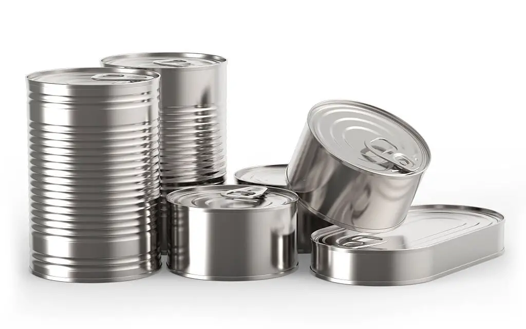 Closed metal tin cans 