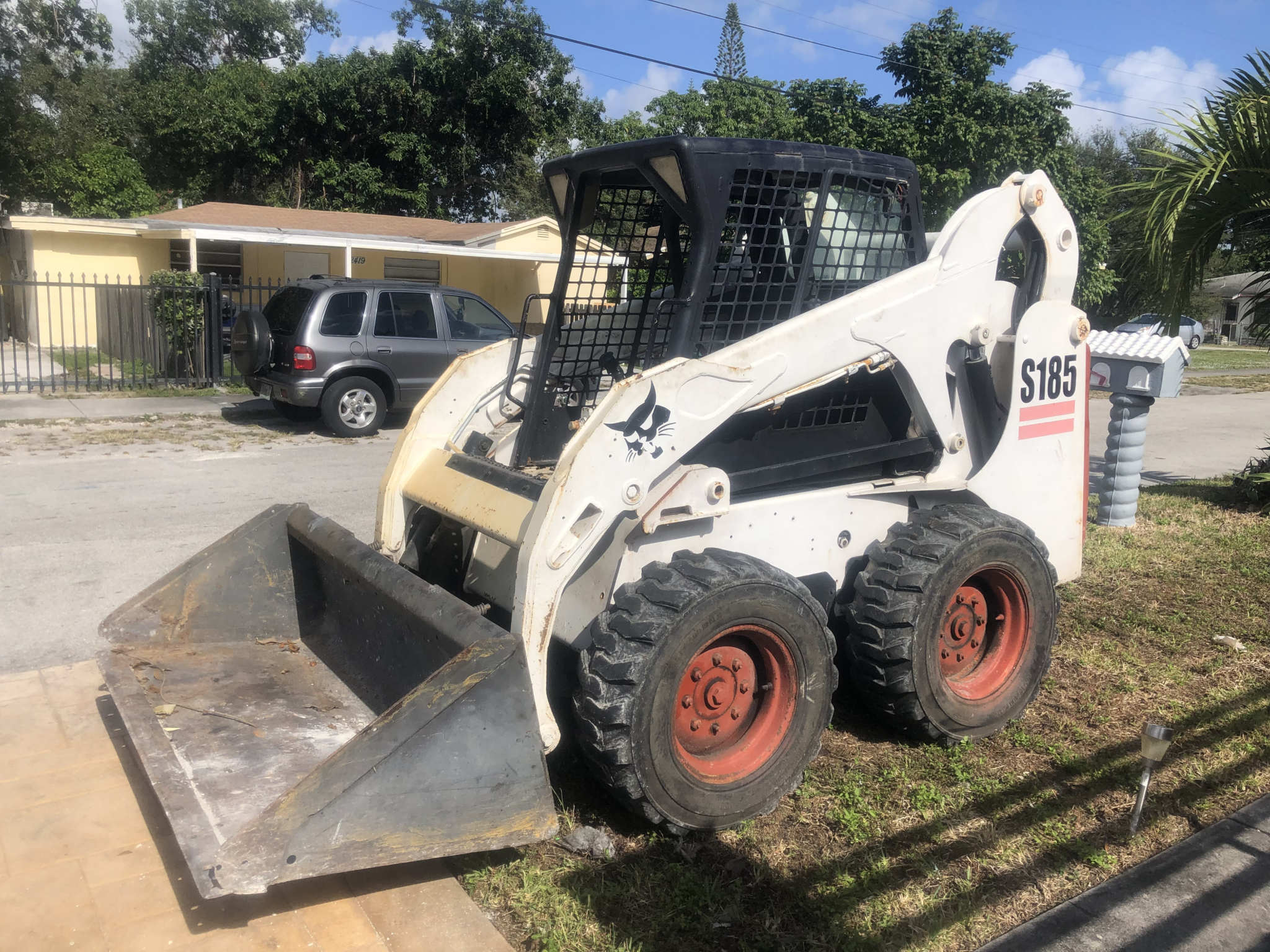 How Much Does a Bobcat Tractor Weigh? (2023 Analysis)